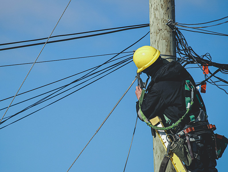 Field Service -ratkaisu huoltoliike­toi­min­nan tarpeisiin – tee huoltokustan­nuk­sis­ta tulosta